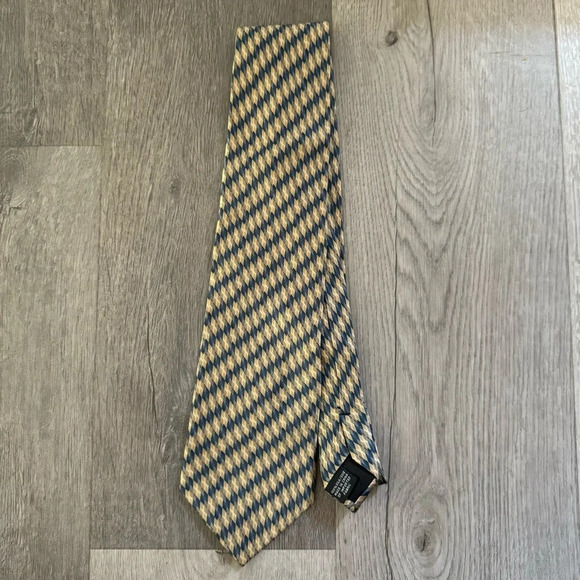 Bill Blass 100% silk tie - Picture 2 of 5